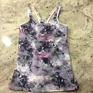 Lululemon 🍋 floral top